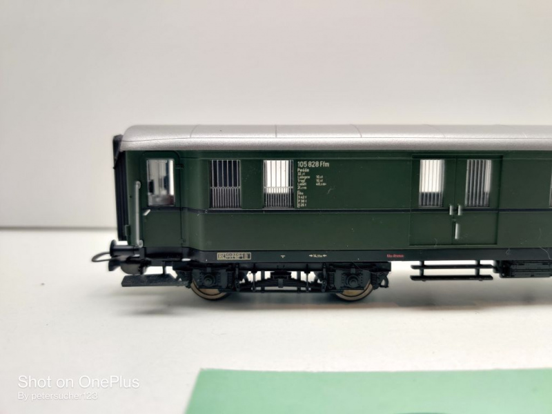 Fleischmann H0 DC 5630 Schnellzug-Gepäckwagen / Pw4üe / NEM / DB