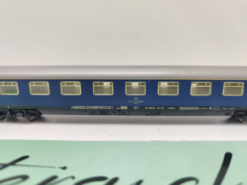 Fleischmann N DC 8110 Schnellzugwagen 1.Kl / Avümz111 / DB