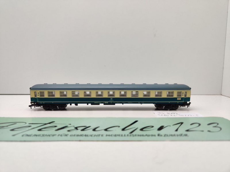 Fleischmann N DC 8192 Schnellzug Abteilwagen 2.Kl / Büm235 / NEM / DB