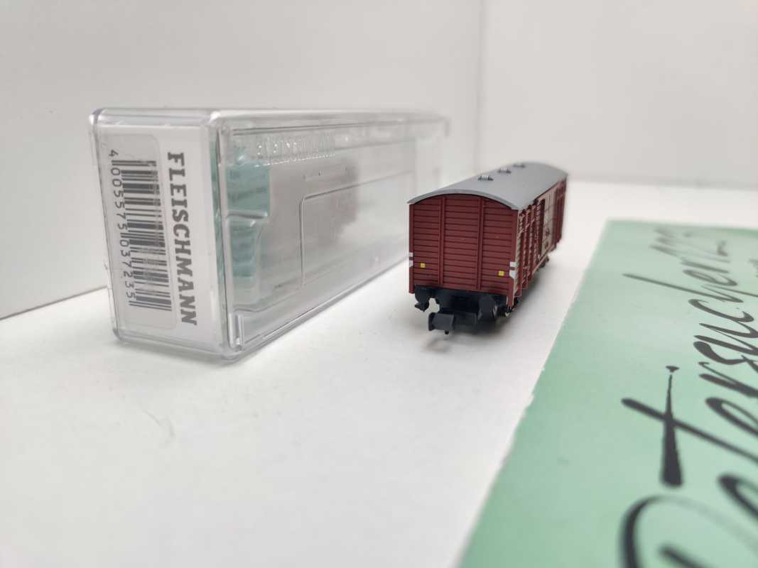 Fleischmann N DC 833301 gedeckter Güterwagen Gs-v / NS / OVP