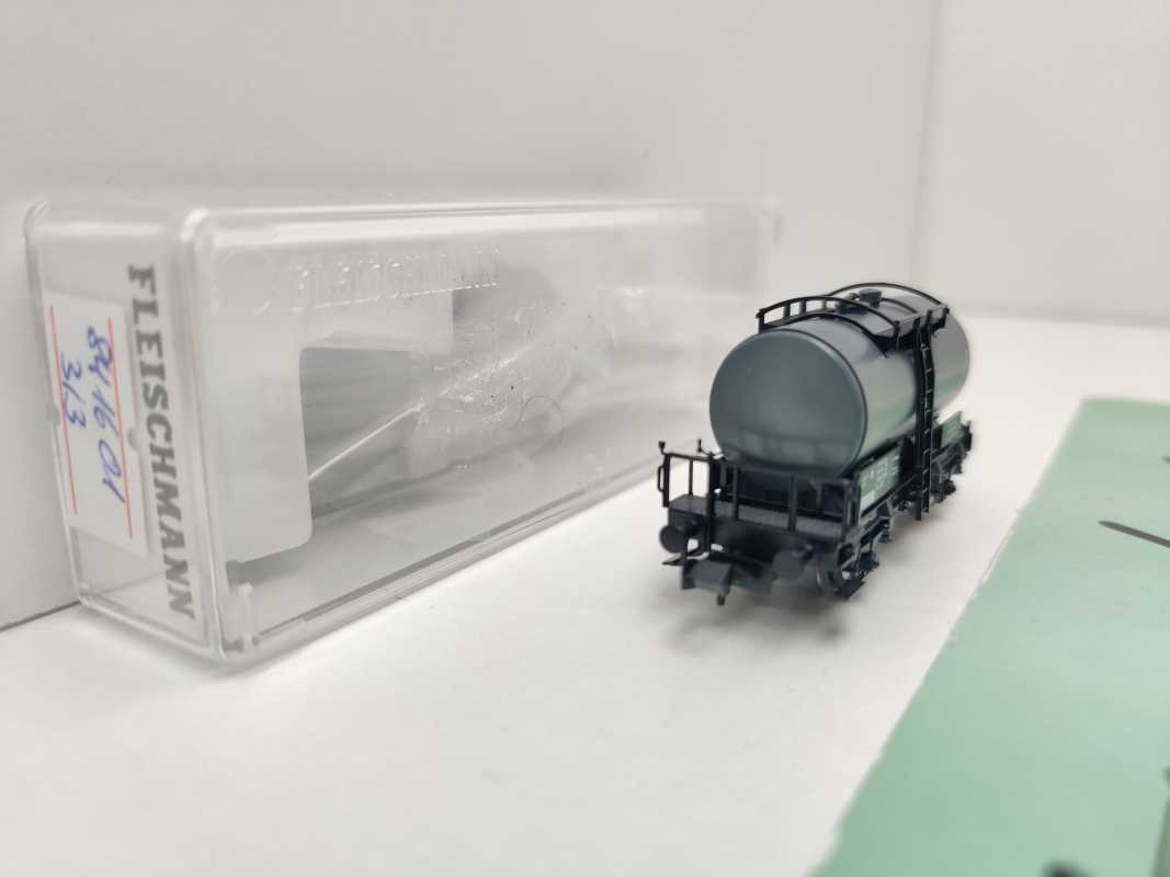 Fleischmann N DC 841601-03 Kesselwagen aus Set / NEM / DR / EVP