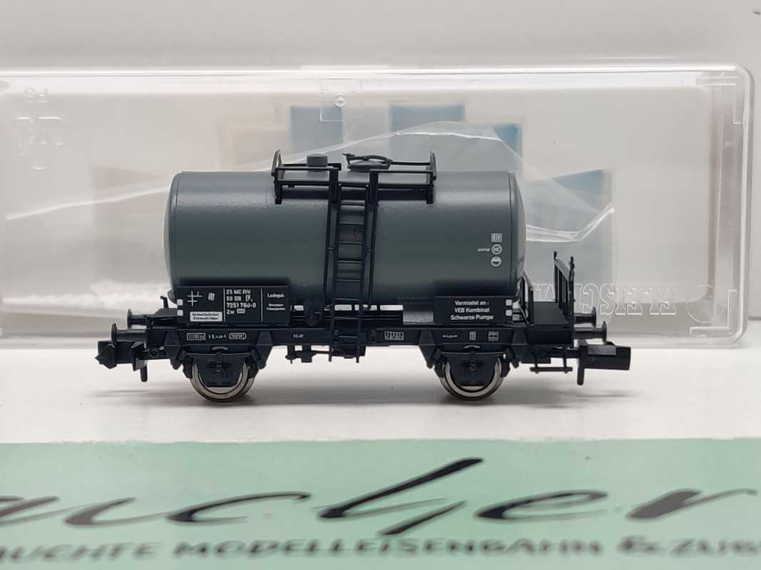 Fleischmann N DC 841601-02 Kesselwagen aus Set / NEM / DR / EVP