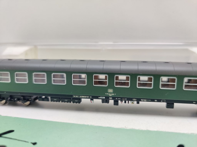 Fleischmann N DC 8649-01 Schnellzugwagen 2.Kl B4üm / NEM / DB / OVP