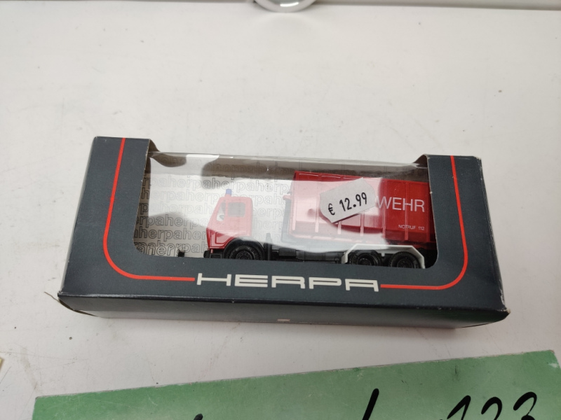 Herpa H0 / 1:87 / 806516  Mercedes Feuerwehr LKW mit Abrollcontainer / OVP