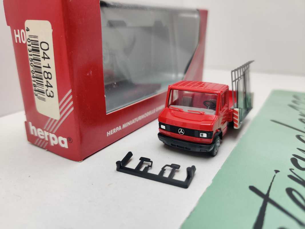 Herpa H0 041843 Mercedes Benz T2 Glastransporter rot / 1:87 / OVP