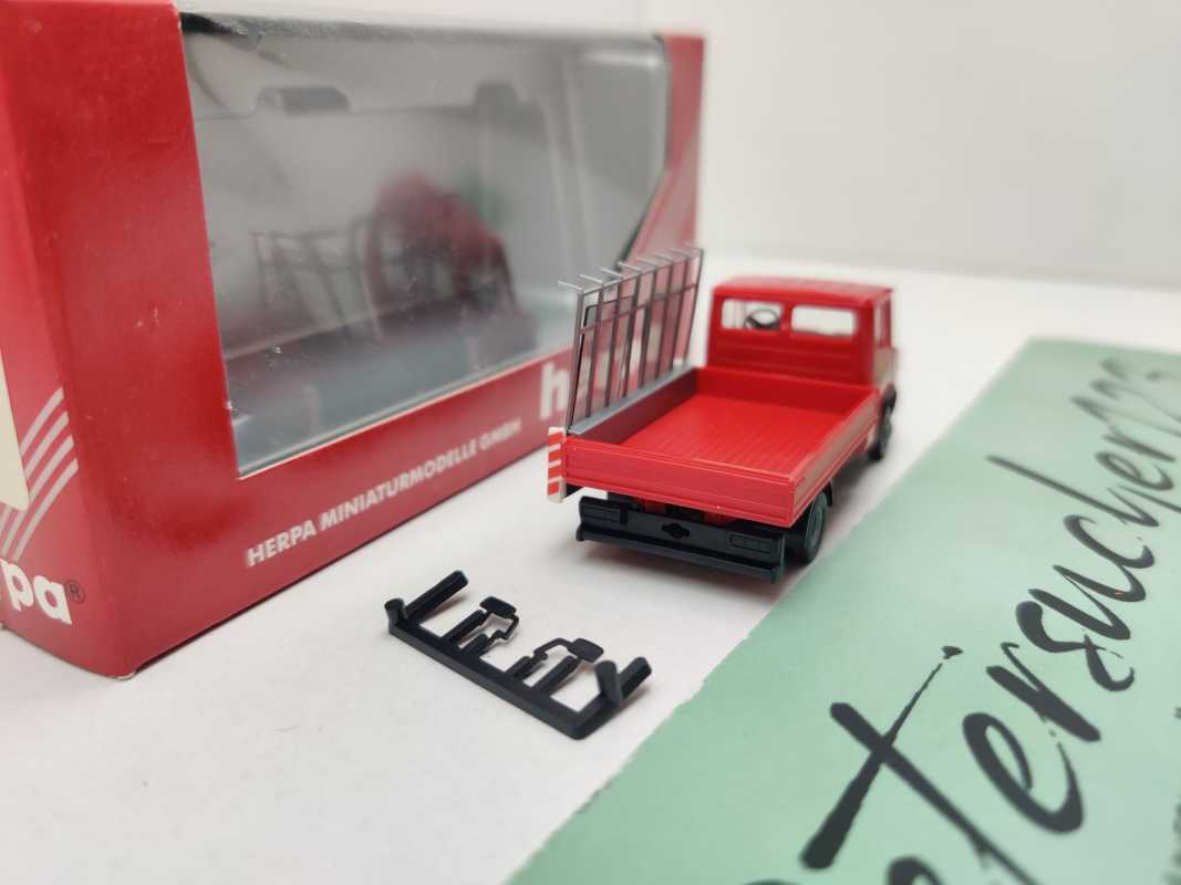 Herpa H0 041843 Mercedes Benz T2 Glastransporter rot / 1:87 / OVP