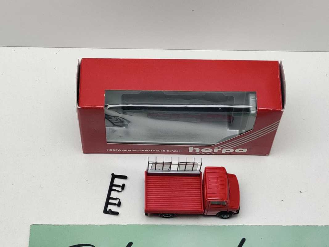 Herpa H0 041843 Mercedes Benz T2 Glastransporter rot / 1:87 / OVP