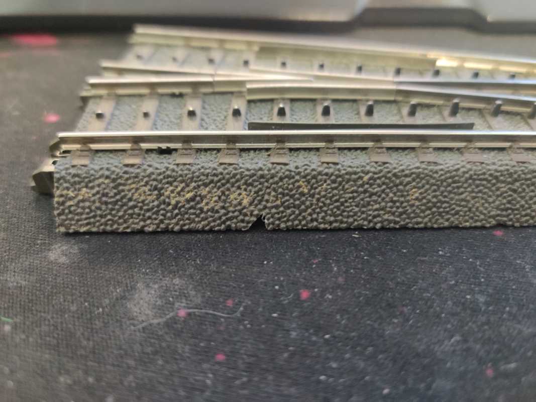 Märklin H0 24712 / Weiche rechts / C-Gleis Länge / 236,1 mm / R=1146,6mm /12,1° / Abbrüche