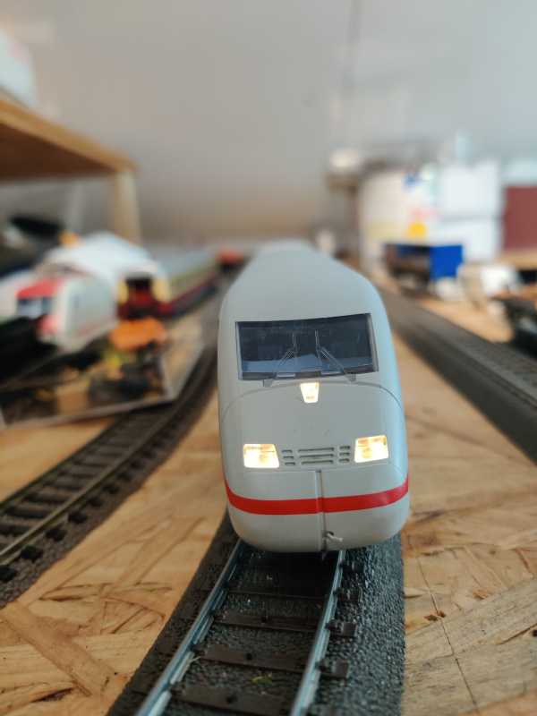 Märklin H0 AC 808 016-0 Steuerwagen / DB / Licht in Fahrtrichtung