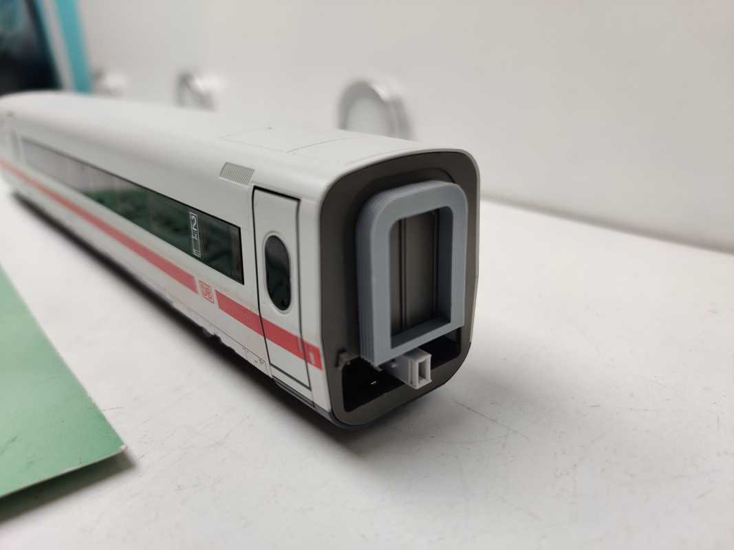 Märklin H0 AC 808 016-0 Steuerwagen / DB / Licht in Fahrtrichtung