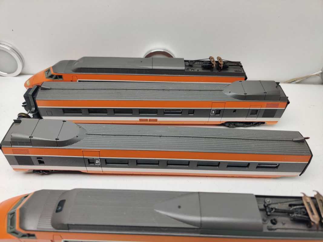 Lima H0 DC TGV 16 / Hochgeschwindigkeitszuges TGV Sud-Est (Rame 16) der SNCF / Wackelkontakt