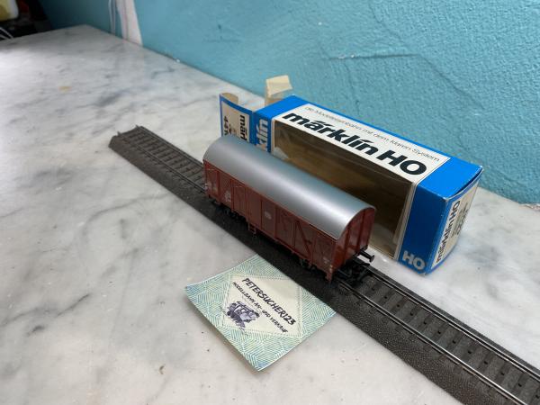 249// Märklin H0 4426 Gedeckter Güterwagen Braun DB  Blaue OVP J622_GW2597