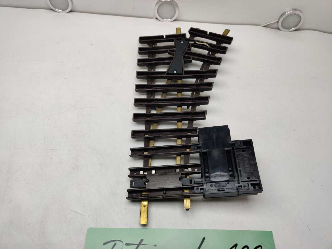 LGB Spur G 1210 /  1 x standardmäßige Weiche / links / Radius R1 30° + 1201 Antrieb + 1204 Laterne