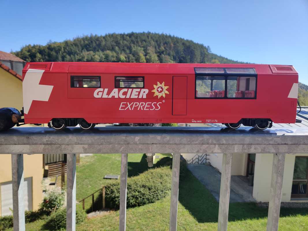 LBG Spur G 33673 / Wrp 3832  / Panoramawagen / Schweizer Glacier Express
