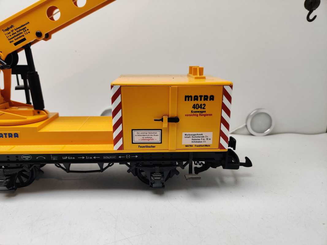 LGB Spur G 4042 / 2-achsige Matra-Kranwagen / Gelb