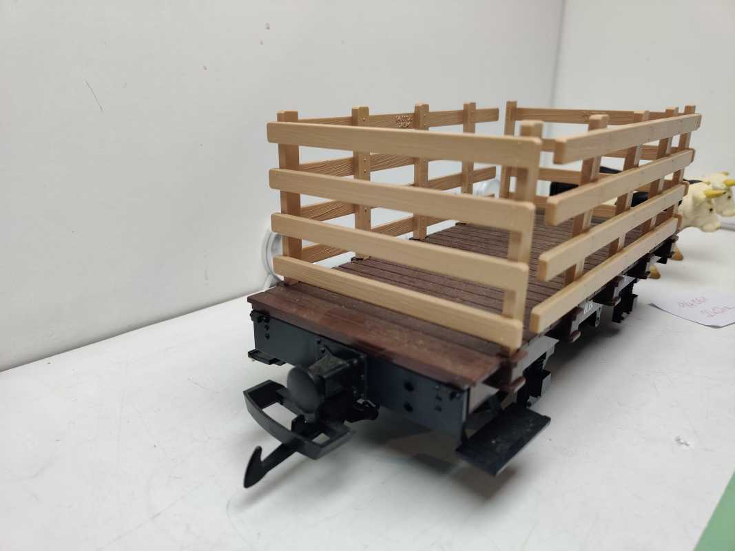 LBG Spur G / 94061 / 2-achsiger Güterwagen / Viehtransport mit 2 Kühen