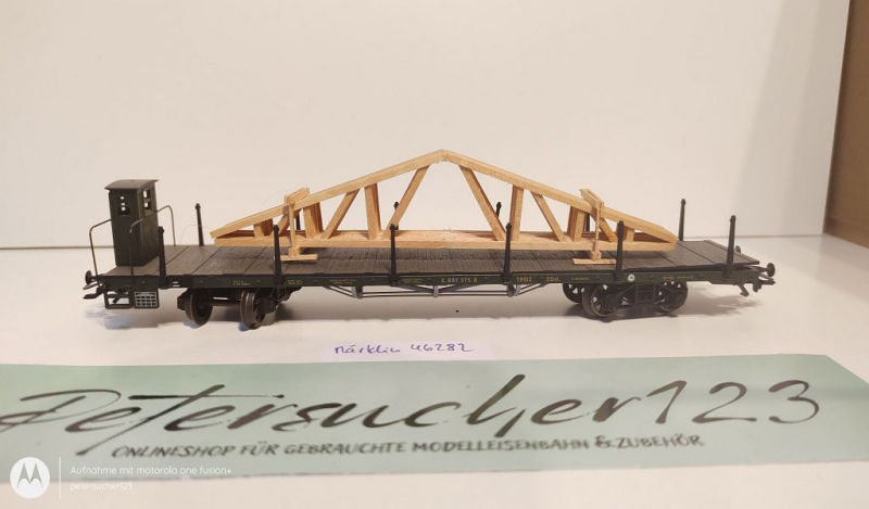 Märklin H0 AC 46282 Flachwagen mit Rungen / Ladung Dachstuhl / NEM / K.Bay.Sts.B.