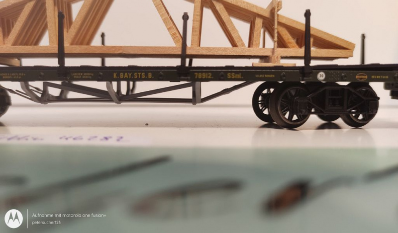Märklin H0 AC 46282 Flachwagen mit Rungen / Ladung Dachstuhl / NEM / K.Bay.Sts.B.