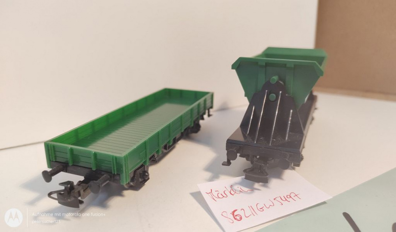 Märklin H0 AC 1x Kipplore grün + 1x Niederbordwagen grün ohne Aufschrift
