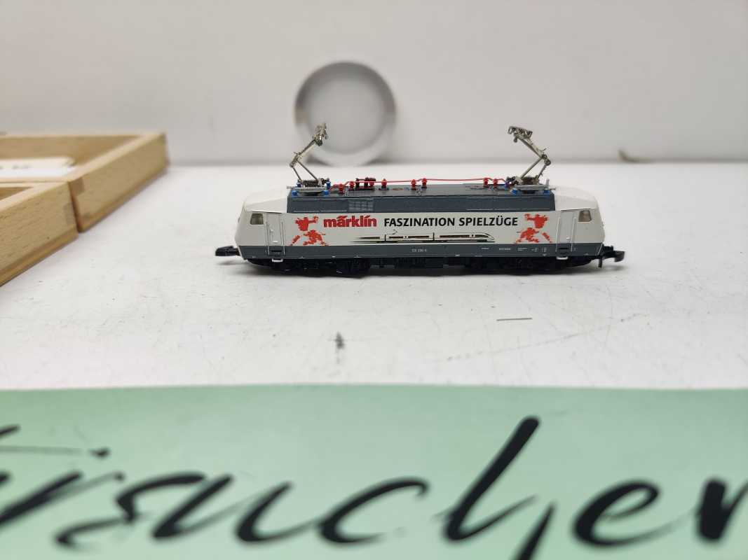 Märklin Z DC BR120 200-6 Elektrolokomotive / Holzkiste