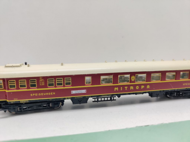 Minitrix N DC 13154 Schnellzug Speisewagen "Mitropa" / WR4ü / DRG