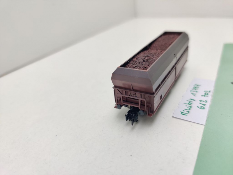 Minitrix N DC 13494 Selbstentladewagen "Erz IIId" OOtz / 612 702 / NEM / DB