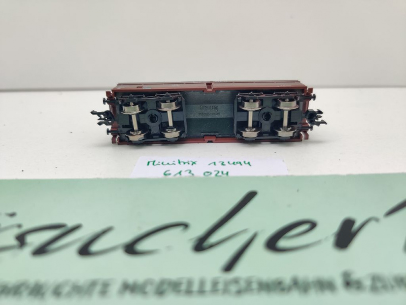 Minitrix N DC 13494 Selbstentladewagen "Erz IIId" OOtz / 613 024 / NEM / DB