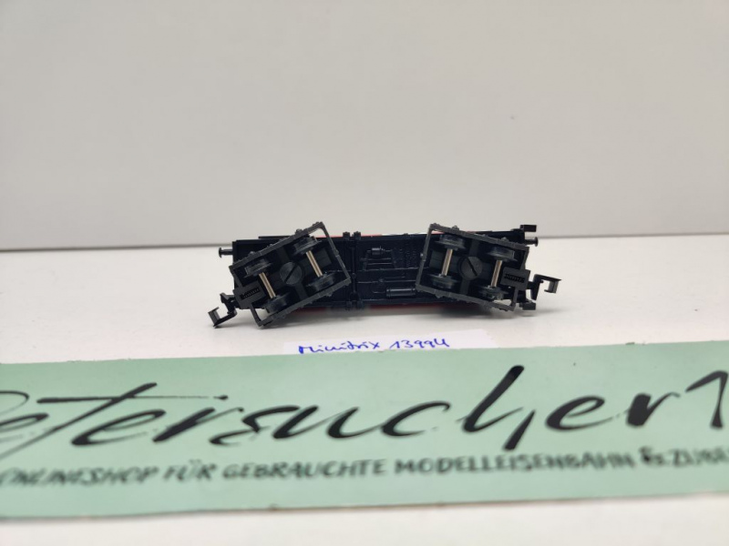 Minitrix N DC 13994 Kesselwagen "Esso" / NEM / DB