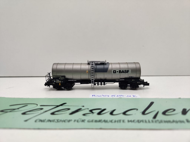 Minitrix N DC 15254-11 Chemiekesselwagen "Basf" / Zacns / NEM / DB
