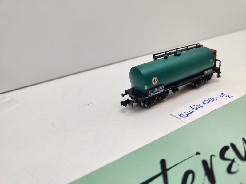 Minitrix N DC 15420-20 Kesselwagen "DEA" / NEM / DB