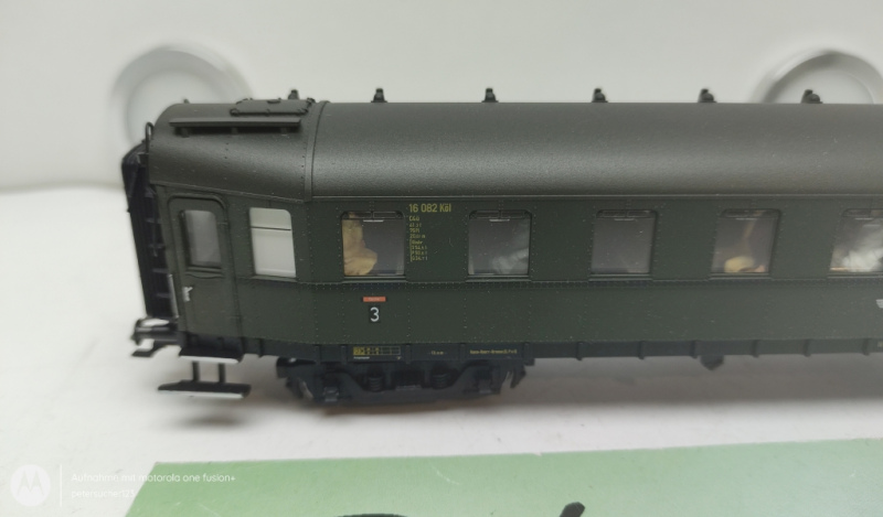 Märklin H0 AC 16082 Personenwagen / DR / 2.Kl. / Grün / Nem / KK / Personen