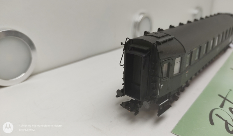 Märklin H0 AC 16082 Personenwagen / DR / 2.Kl. / Grün / Nem / KK / Personen