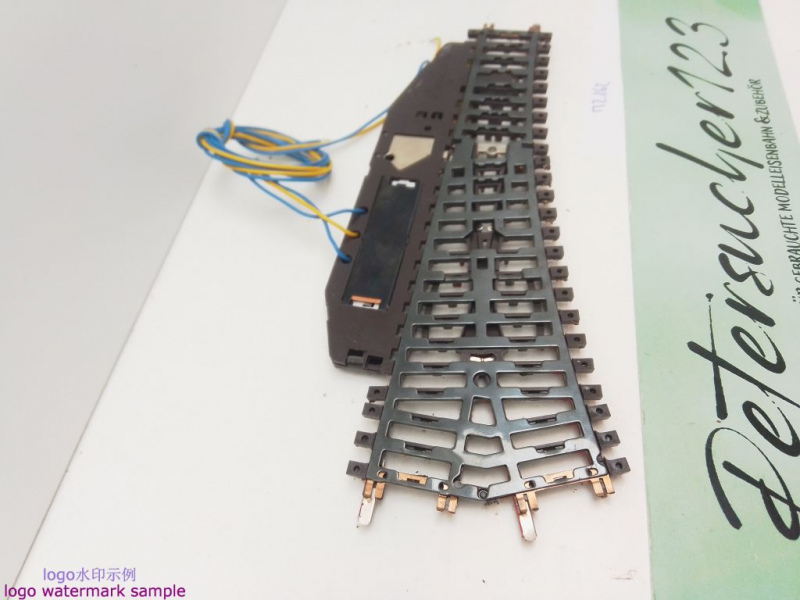 Märklin H0 AC 2261 elektr. K-Gleis Weiche / rechts / 168,9 mm / 22° 30 / Farbe, Kleber