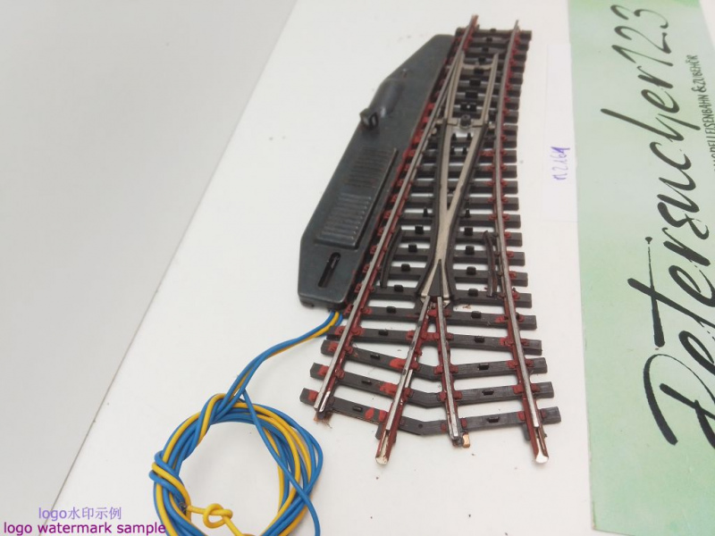 Märklin H0 AC 2261 elektr. K-Gleis Weiche links / 168,9 mm / 22° 30 / Farbe, Kleber