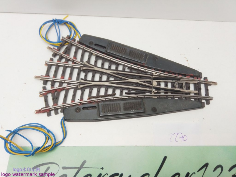 Märklin H0 AC 2270 elektr. Drei-Wege-Weiche K-Gleis / 168,9 mm / Farbe, Kleber