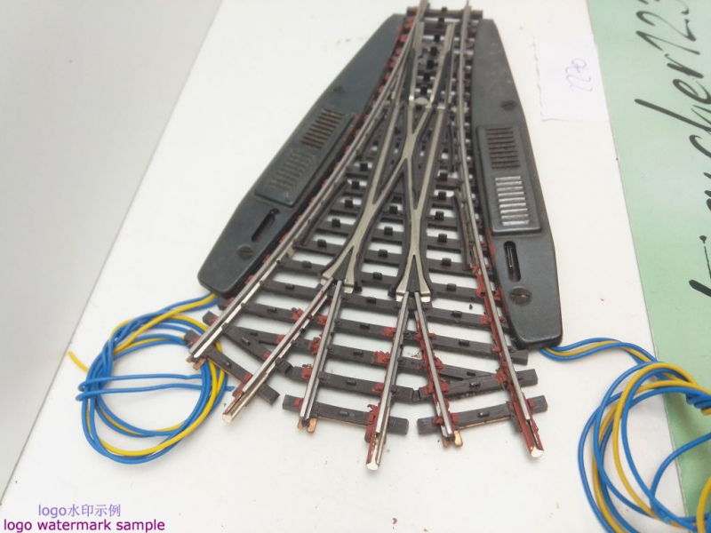 Märklin H0 AC 2270 elektr. Drei-Wege-Weiche K-Gleis / 168,9 mm / Farbe, Kleber