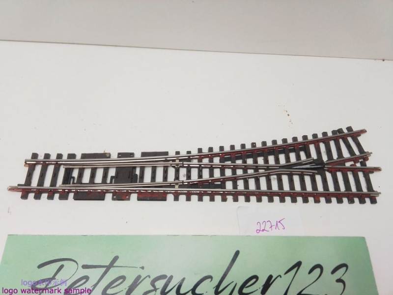 Märklin H0 AC 22715 K-Gleis schlanke Weiche Links / 225 mm / 14° 26' / Farbe Kleber