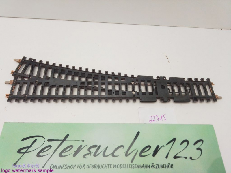 Märklin H0 AC 22715 K-Gleis schlanke Weiche Links / 225 mm / 14° 26' / Farbe Kleber
