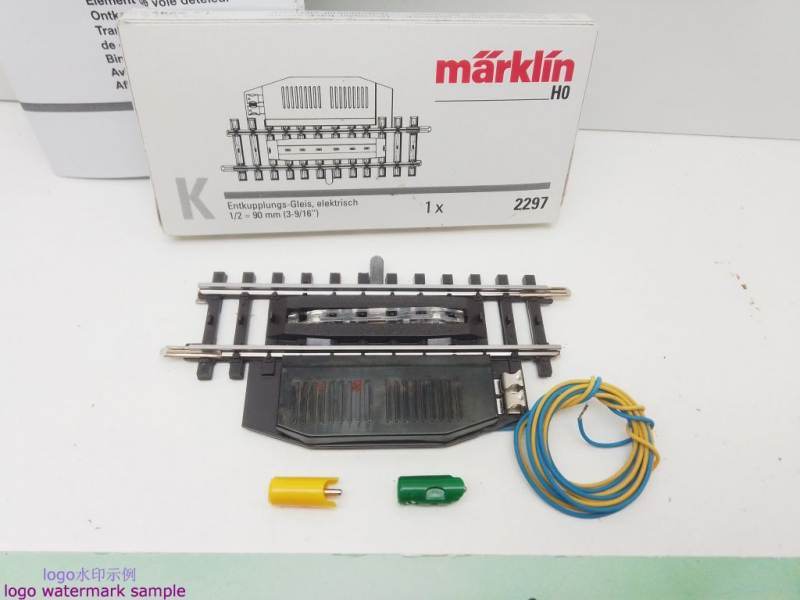 Märklin H0 AC 2297 K-Gleis elektromagn. Entkupplungsgleis  / 1/2 = 90 mm / Rostfleck / OVP