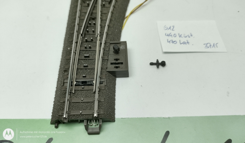 Märklin H0 1 x Weiche rechts +Antrieb + Laterne C-Gleis 24612/74490/74470  R2  Anlagenrückbau