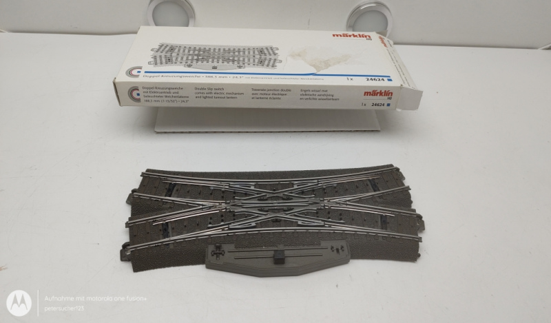 Märklin H0 1 x Doppelkreuzungsweiche C-Gleis 24624 + Antrieb (74490)+ Laterne  OVP