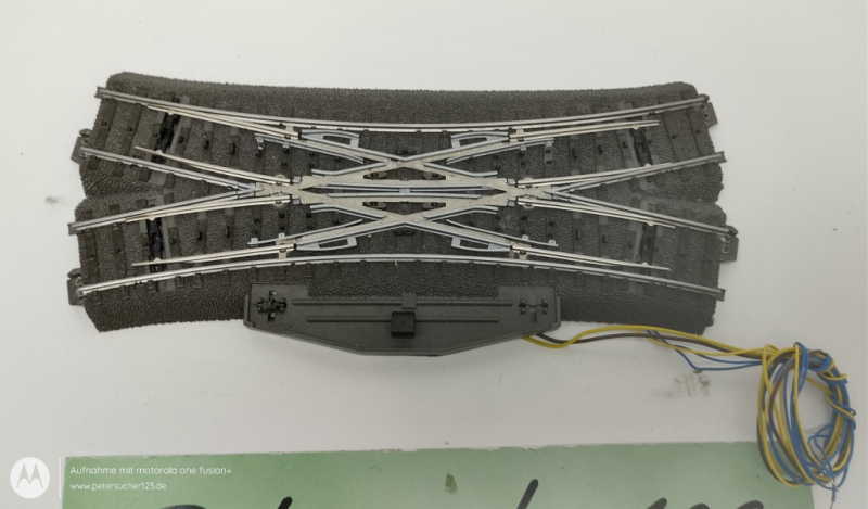 Märklin H0 1 x Kreuzweiche  C-Gleis 24624   188,3mm  24,3° Laterne  + Antrieb 245977
