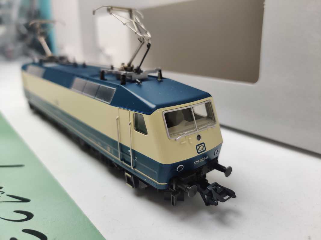 Märklin H0 AC 31014-02 / BR120 Elektrolokomotive  (Vorserie) / DB / Mfx / Sound / OVP