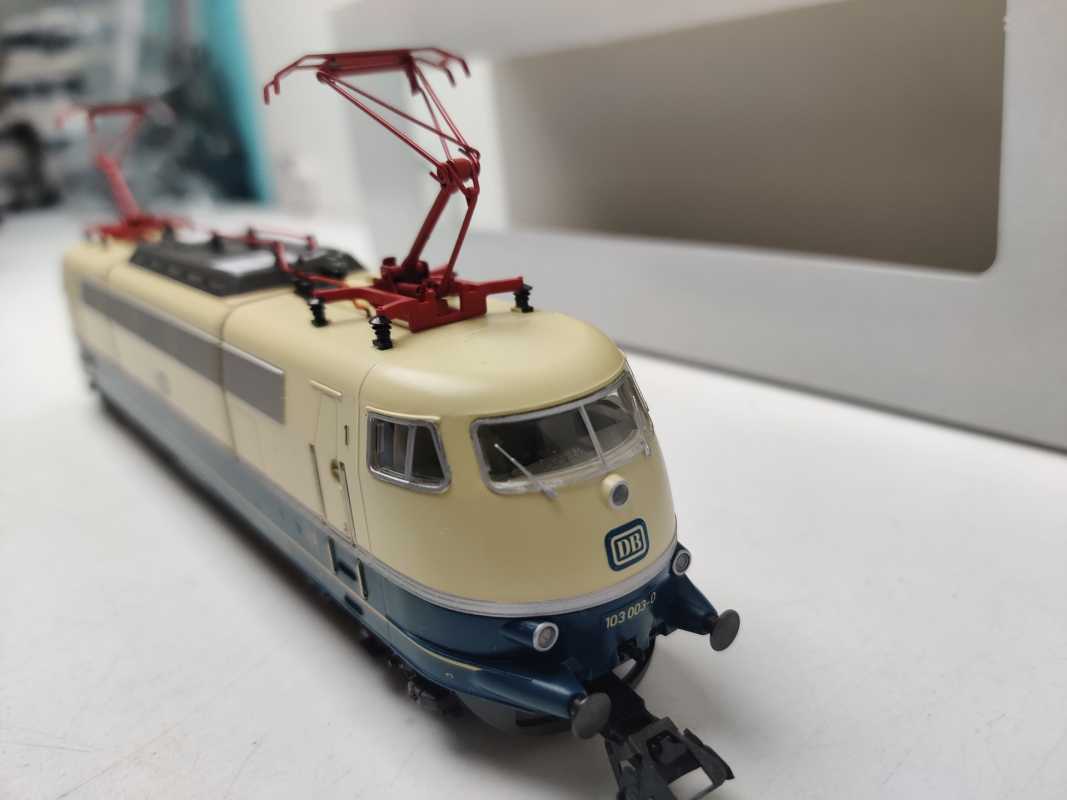 Märklin H0 AC 31014-01 / BR103 Elektrolokomotive der Baureihe / (Vorserie) / DB / Mfx / Sound / OVP