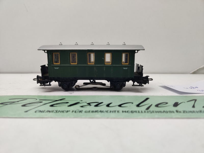 Märklin H0 AC 32 Personenwagen Nebenbahn / Licht / Grün