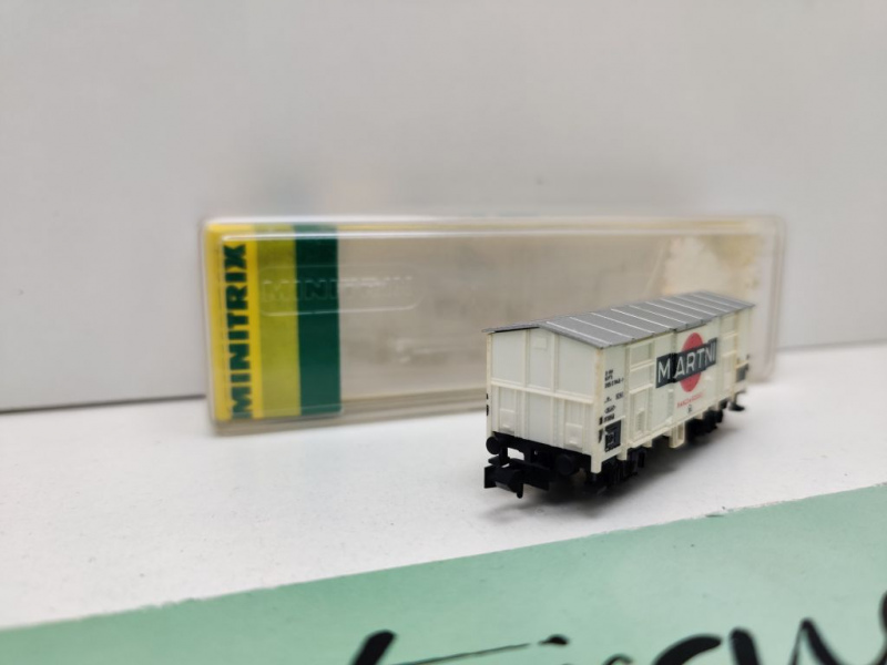 Minitrix N DC 13281 ex 3281 ged Güterwagen "Martini" F / FS / OVP