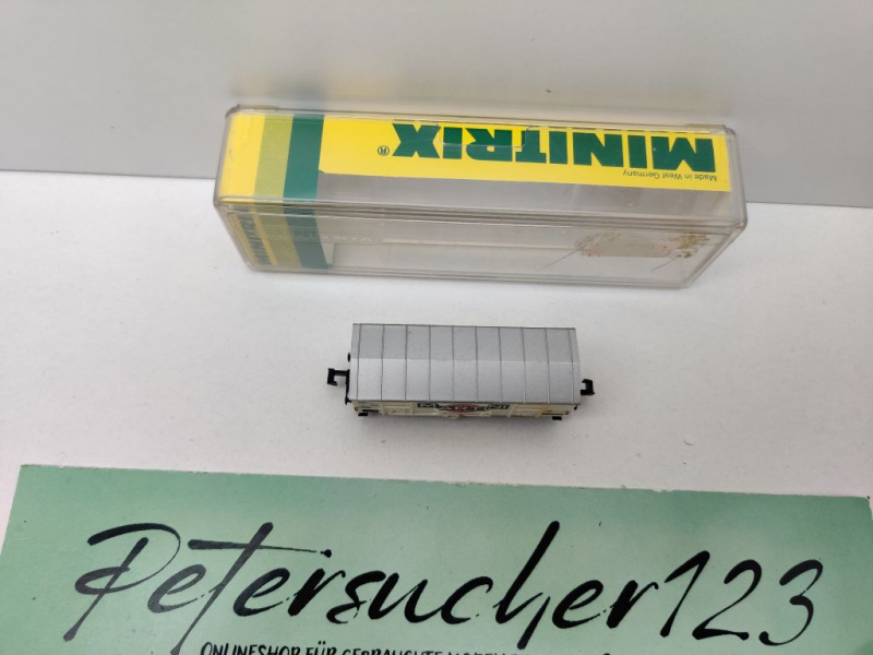 Minitrix N DC 13281 ex 3281 ged Güterwagen "Martini" F / FS / OVP