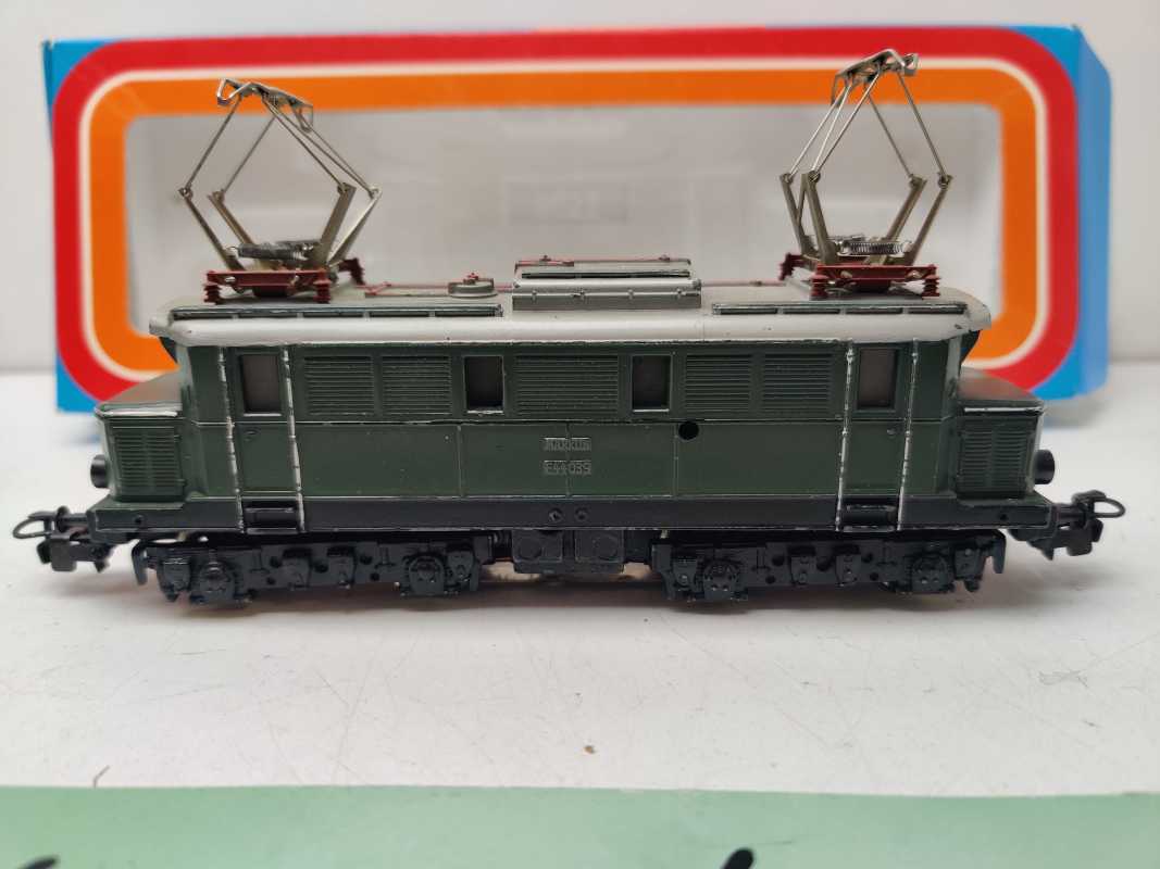 Märklin H0 AC 3011 / schwere Elektrolokomotive / BR E 44 / DB / Analog / Grün / Blaue OVP