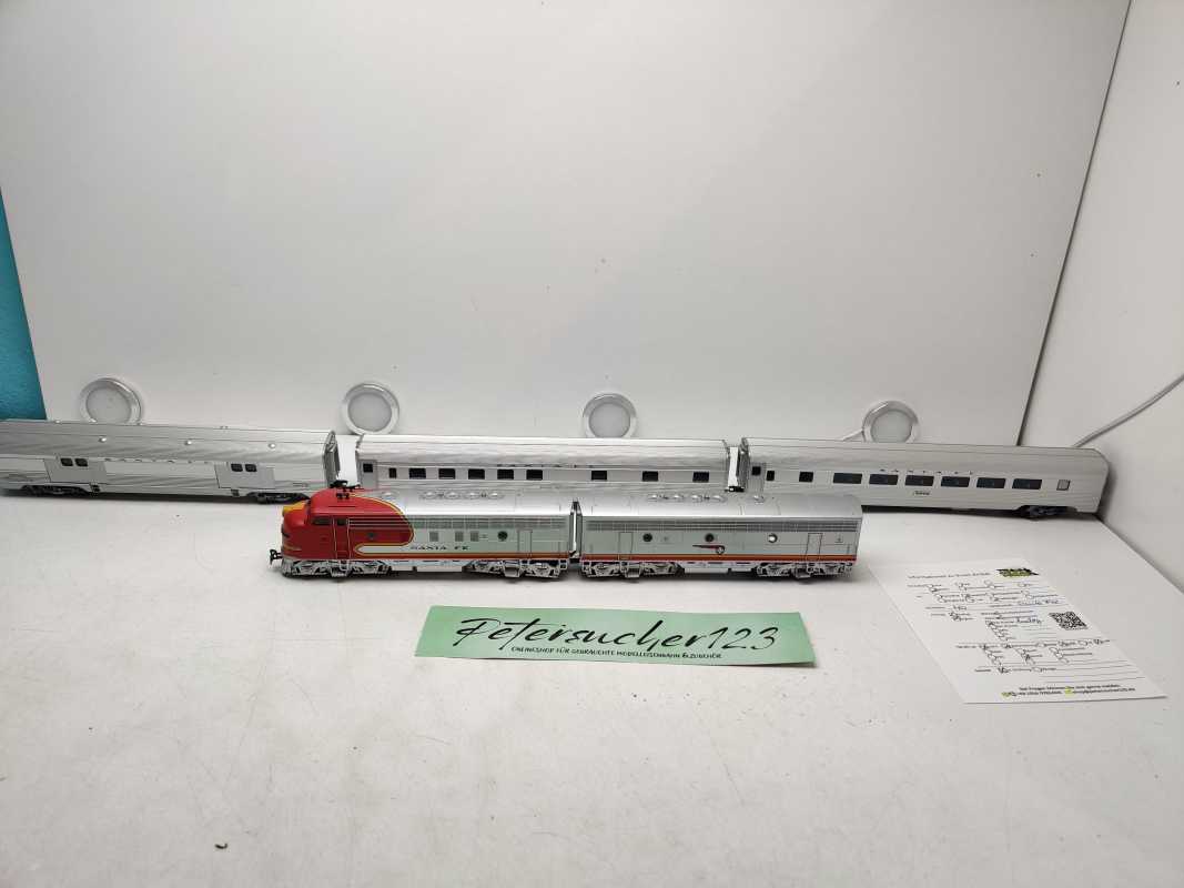 Märklin / AC / H0 / USA EMD F 7 + 3 Anhänger aus 37622 Diesellok  Santa Fee / Delta Digital