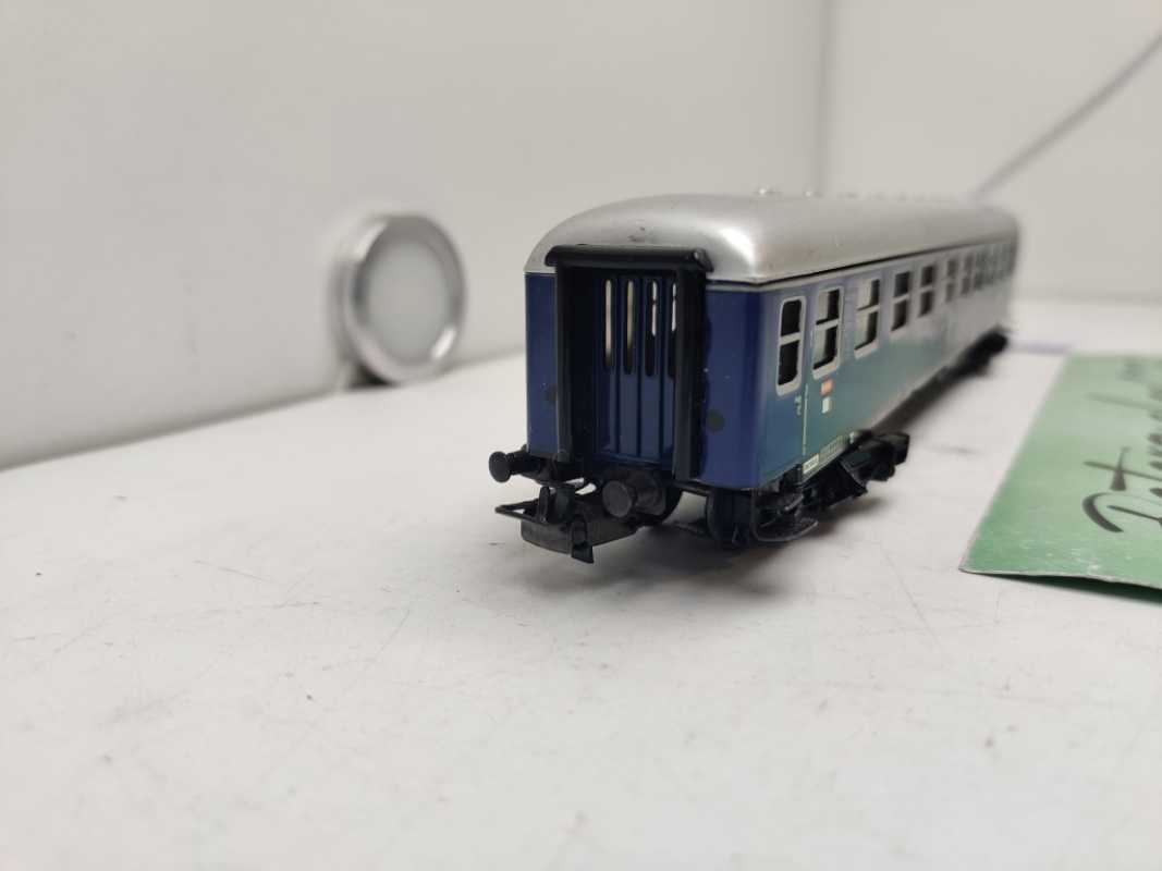 Märklin H0 AC 4027 / 11853 Personenwagen 1.Kl. / Blau / Blech / DB / Licht